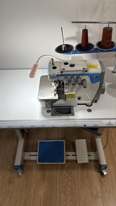 Maquina de corte e cose