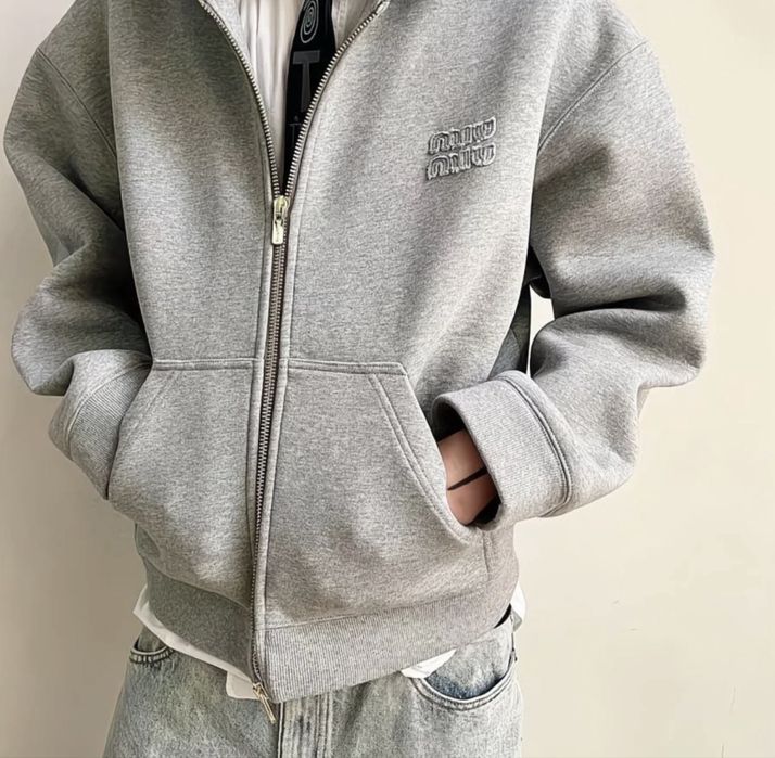 Кофта miu miu / chrome hearts / jacquemus /off white