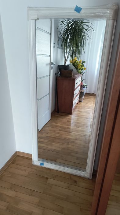 Lustro ścienne w kolorze białym nowe wymiary 162x72 cm