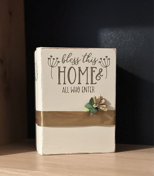 Decoração livros de madeira