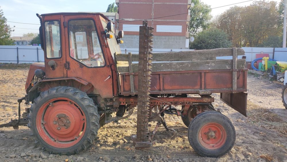 Трактор Т-16, в робочому стані