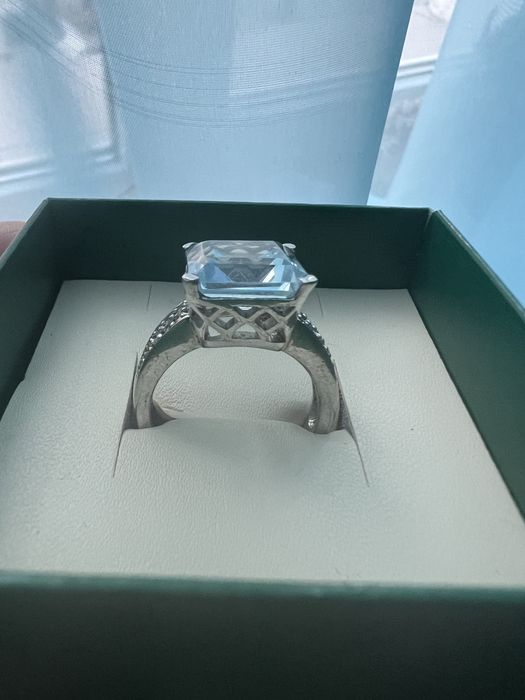 Серебряное кольцо с топазом