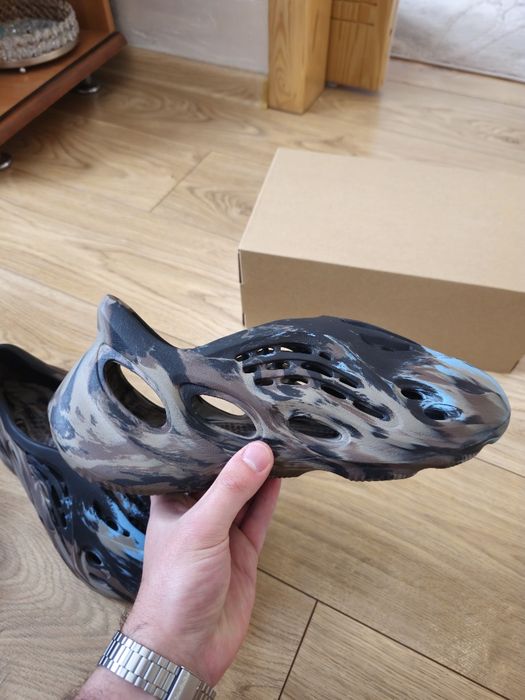 Yeezy Foam Runner MX Cinder 43