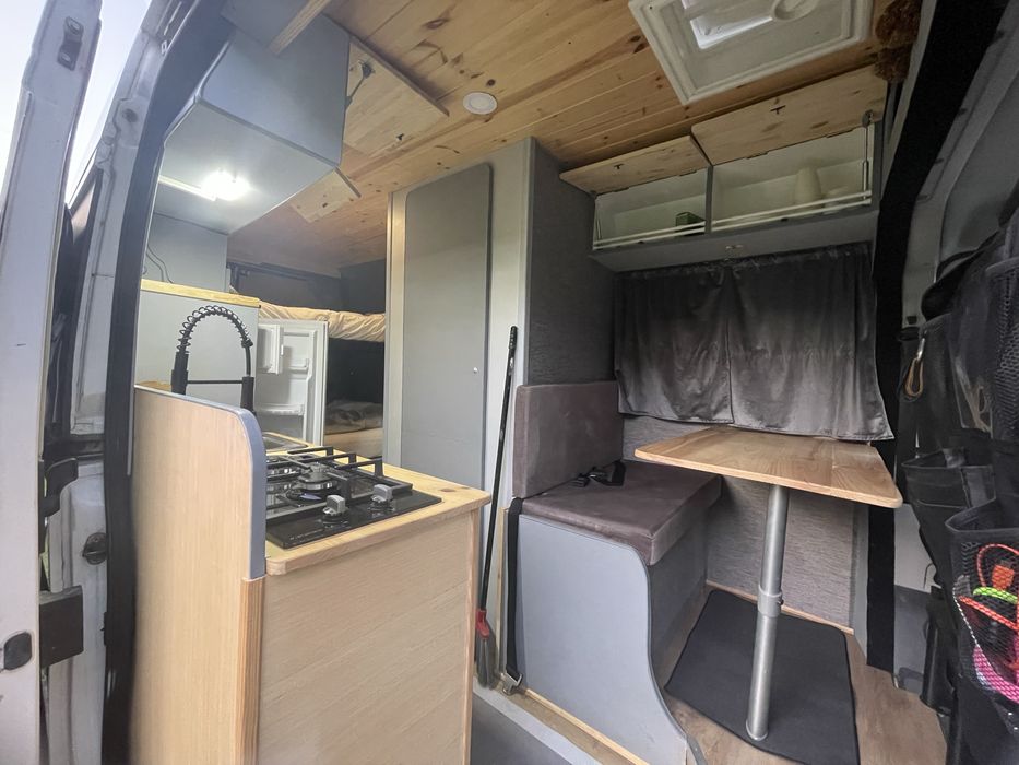 Autocaravana Peugeot Boxer 2 camas casal