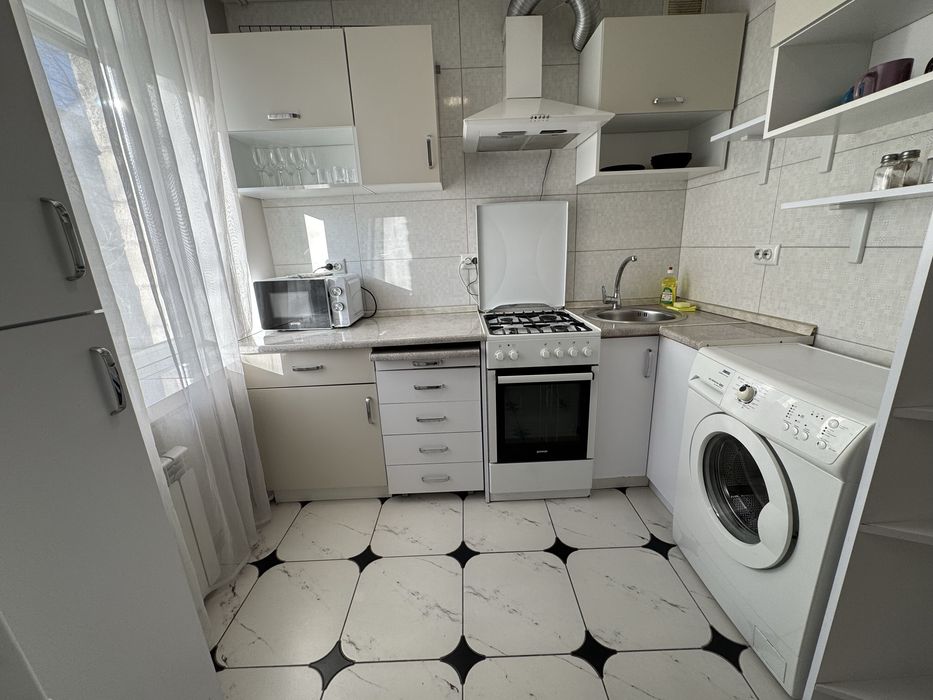 Центр / 2 - кімнати / вул Руська / до 4х осіб /Звітні документи