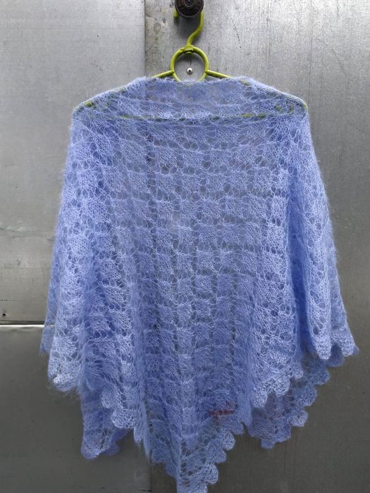 Хустки, косинки, шарфи.