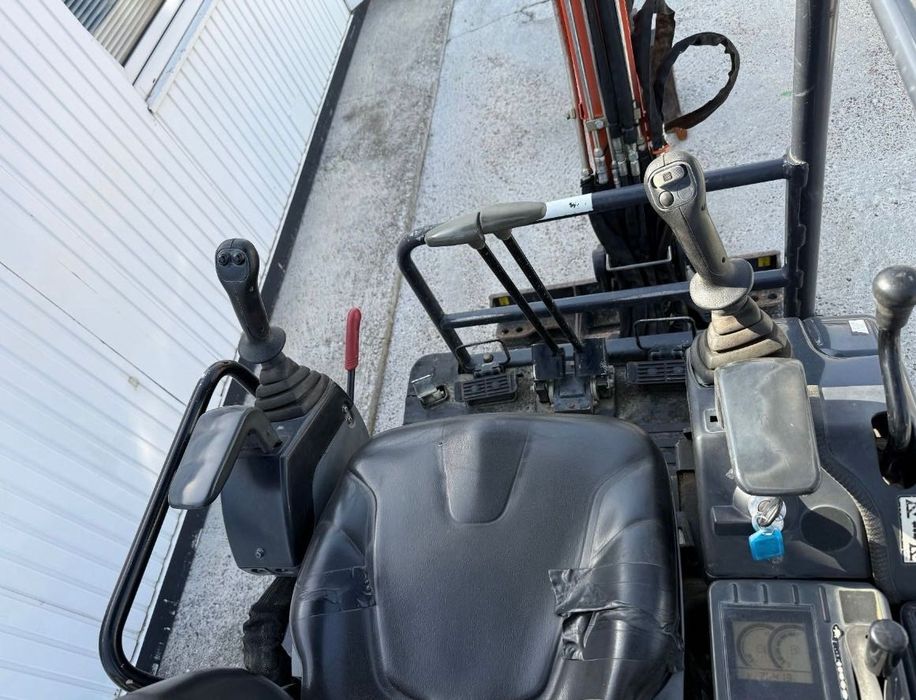 Giratória Hitachi zx17u