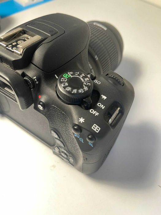 Máquina Fotográfica Canon 700D + Objetiva 50mm 1.8 + 18-55mm, etc