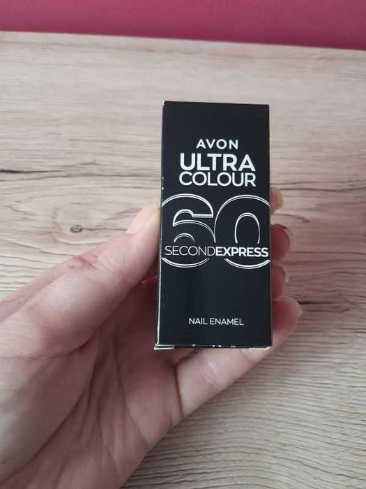 Lakier do paznokci Avon Ultra Colour 10ml Bubblegum.