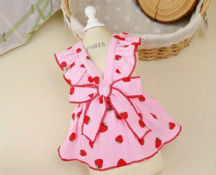 На собачку сарафанчик.