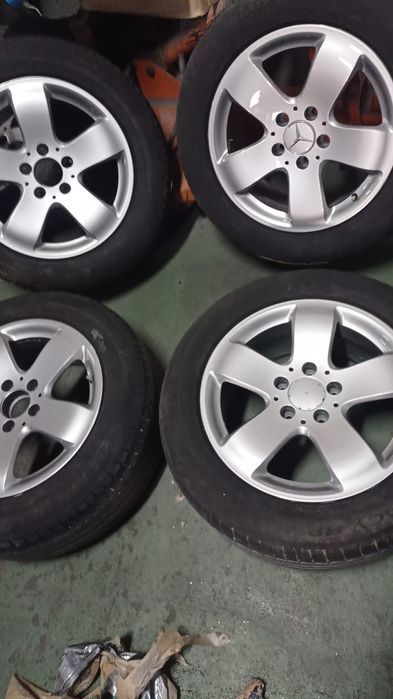4 jantes de Mercedes Classe E com pneus
