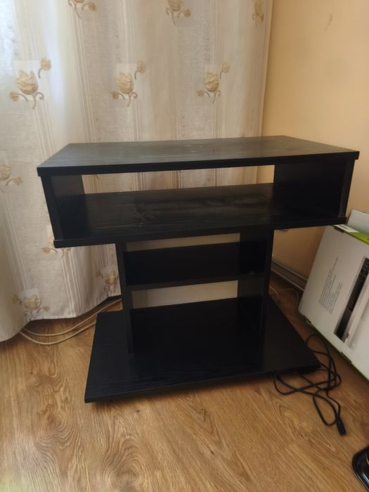 Stolik pod telewizor