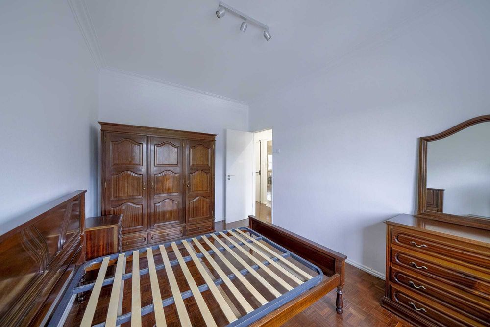 Alugar Apartamento T2 em Benfica