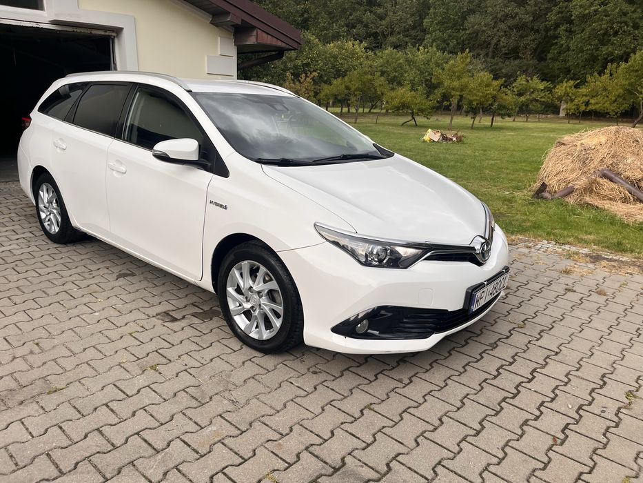 Toyota auris kombi po taxi lpg