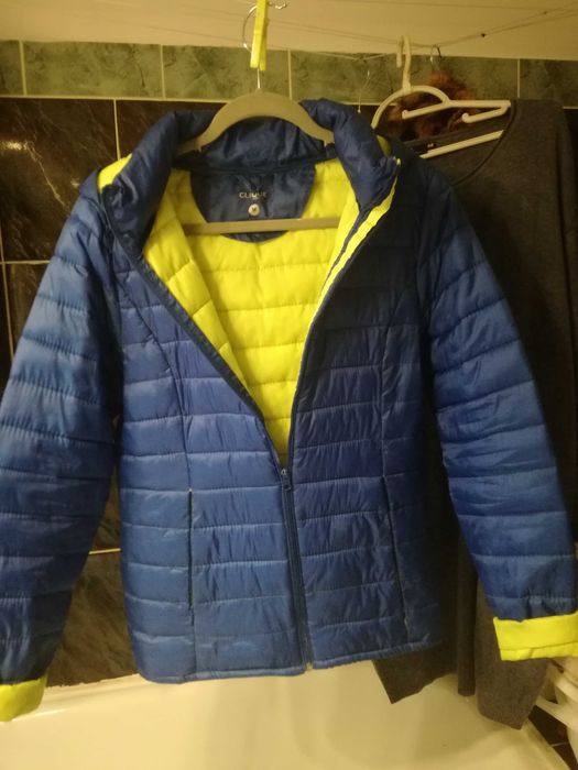 Niebieska pikowana kurteczka