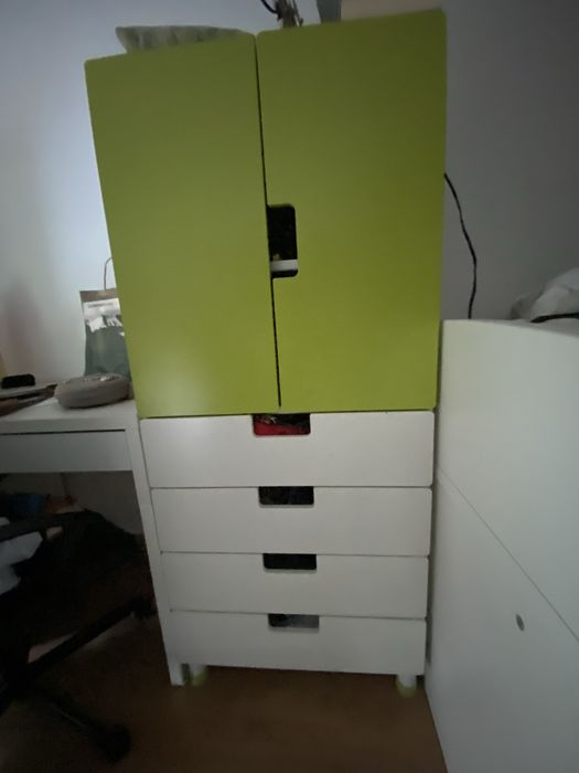 Cama dupla de solteiro 90 x 200, a de baixo  90x190 .