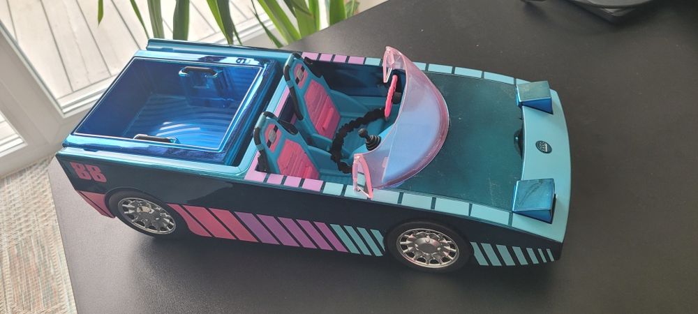 Samochod Auto LOL OMG dance machine + gratis