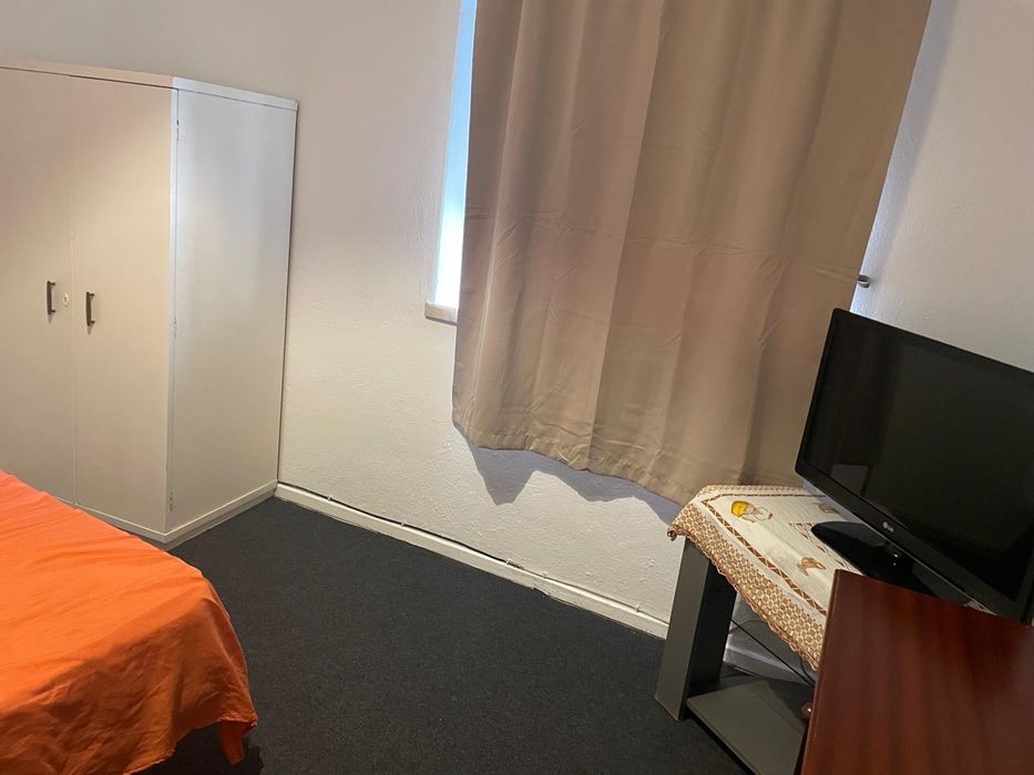 Quarto solteiro arrendar em Cascais