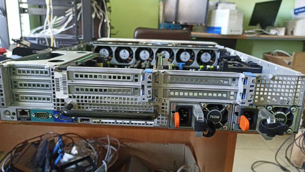 Server DELL POWEREDGE R720 | x2 Xeon E5 2620 | 48GB | PERCH710p | 2PSU