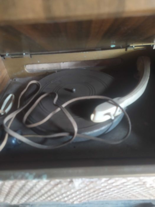 Продам музыкальный проигрыватель