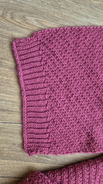 Długi szal dzianinowy handmade fuksja malina