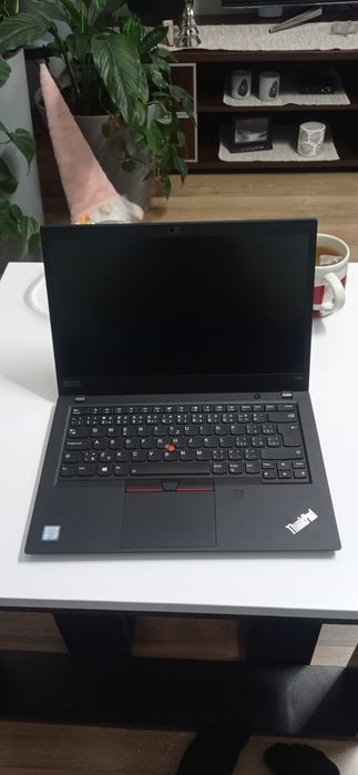 Lenovo ThinkPad T490 z ładowarką