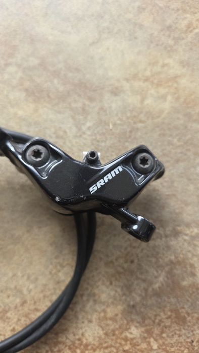 Sram Level T 4 pistões