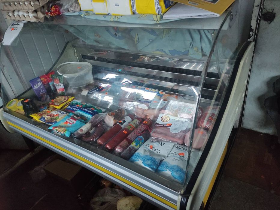 Продам холодильну вітрину