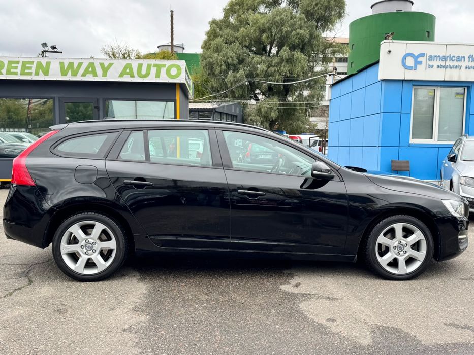 VOLVO V60 RESTYLING D4 2.0 Diesel 190 к.с. 8-ст. автомат