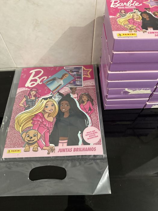 Vendo caderneta + Cromos Barbie (160€)