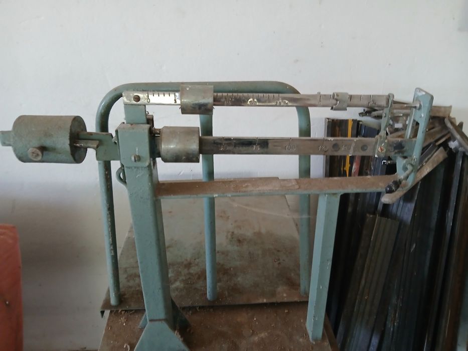 balança comercial metálica