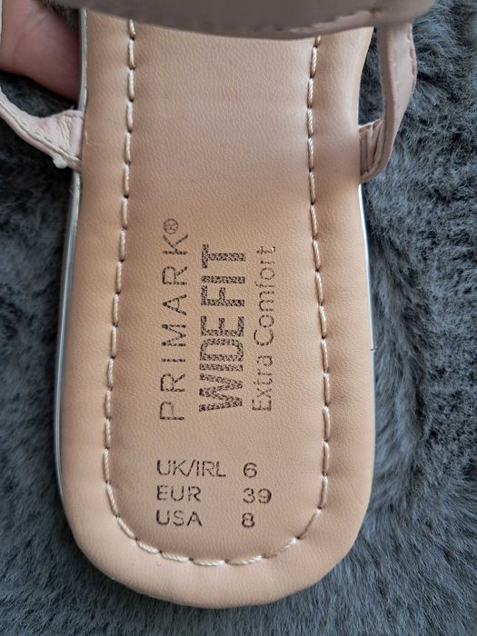 Zlote sansalki rozmuar 39 Primark nowe