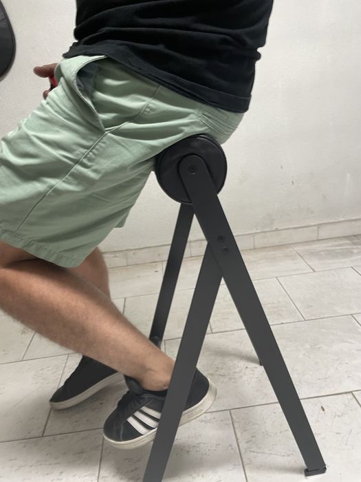 Banco de encosto!! Ideal para balcão de loja