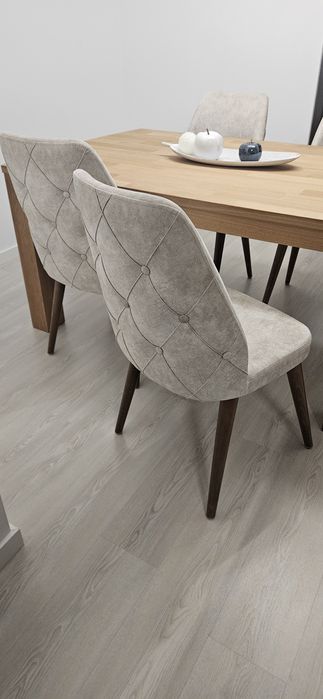 Vendo 4 cadeiras de refeição