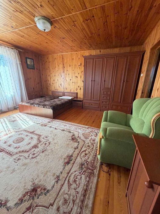 ПРОДАЖ будинку-комплексу з ремонтом і меблями 700 м кв + 50 соток землі, 3 входи, цоколь, баня, альтанки Вища Дубечня 25 км від м Оболонь !!