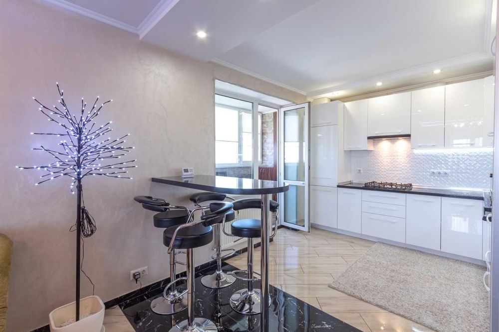 Продам дворівневу 3-кімнатну квартиру в ЖК Петрівський квартал. EN