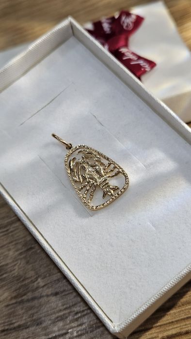 Wisiorek skorpion złoto 14k