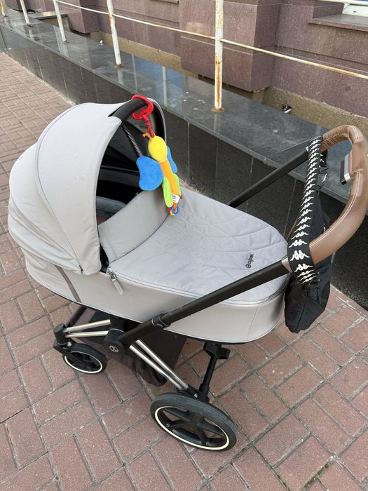 Продаю детскую коляску Cybex 2  в 1