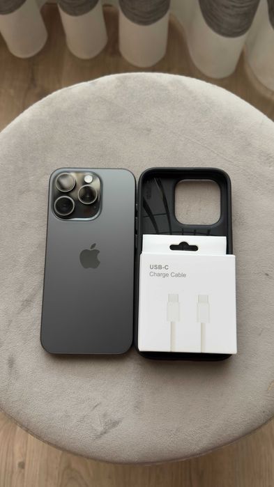 Apple iPhone 15 Pro 256GB 90% "preto" + cabo e capa