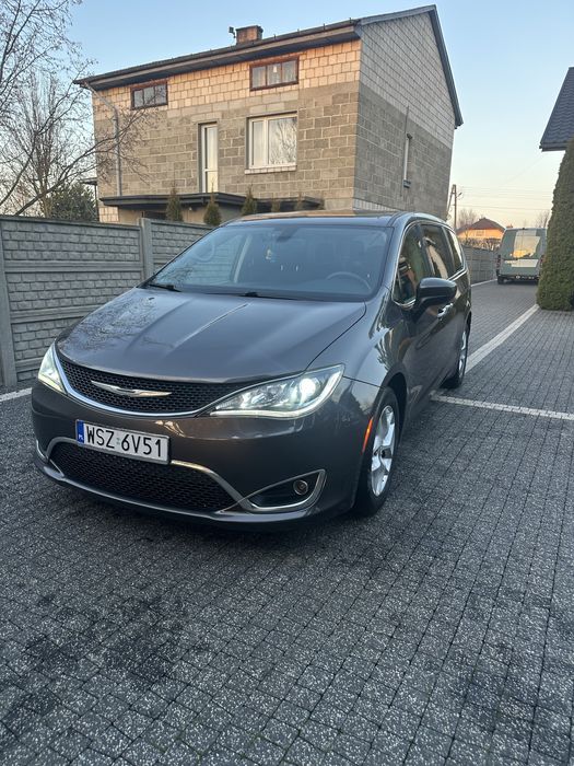 Chrysler Pacyfic 2017 rok B+G