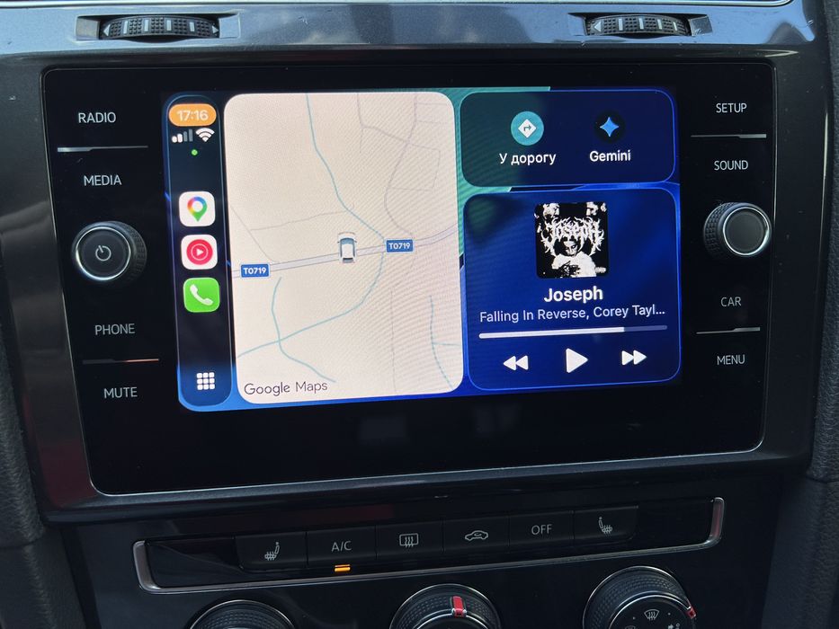 Автомобіль Volkswagen Golf VII  1.6 TDI