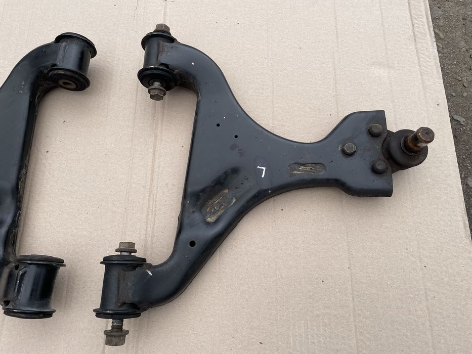 Рычаг передней на VITO-VIANO W639