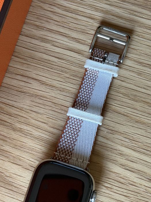 Apple Watch Series 11 Hermés Edition de 42mm GPS + Cellular