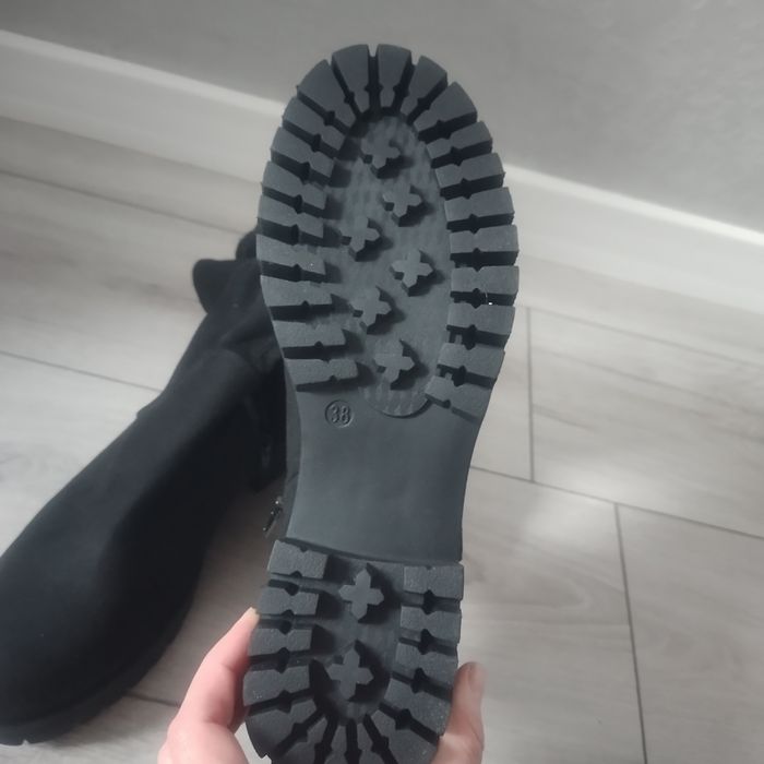 Черевики чорні весняні