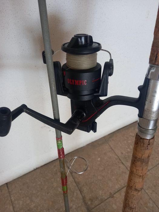 Cana de pesca Antiga com carreto.
