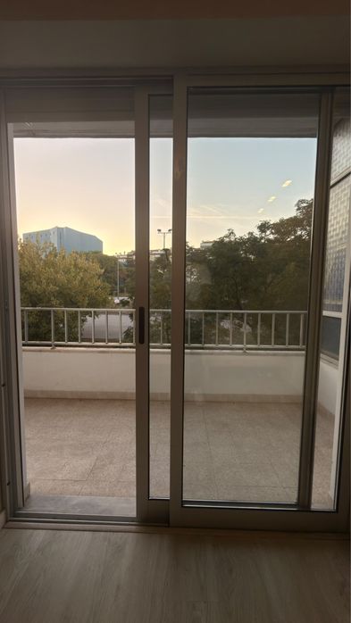 Quarto com otima localização