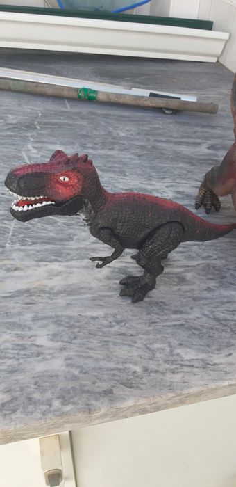 Dinossauros de plástico