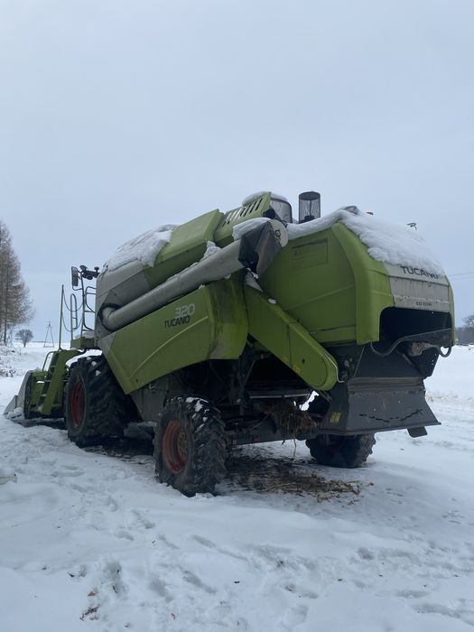 Claas Tucano 320