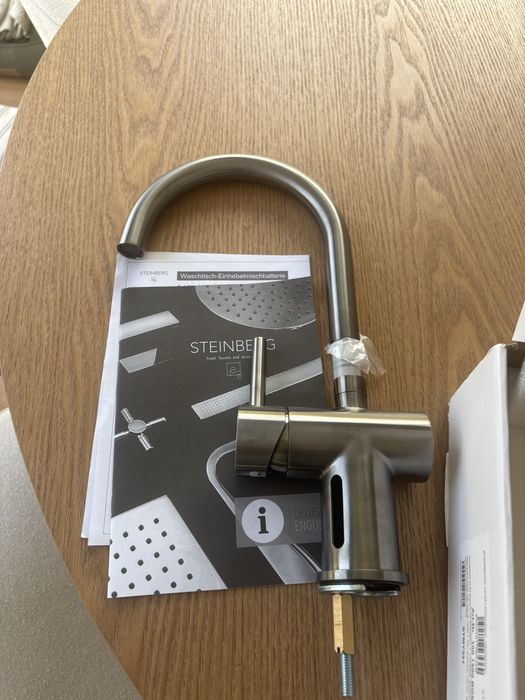 Torneira de casa de banho marca Steinberg, cor Gun Metal com valvula, NOVAS