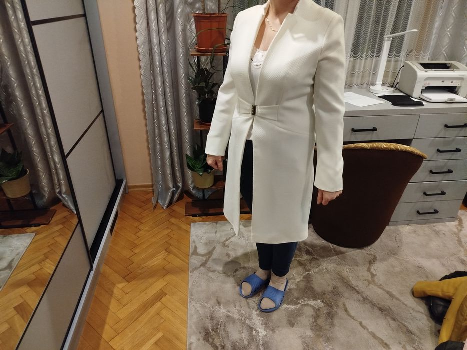 Kurtki i płaszczyk w b. dobrym stanie